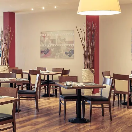 Mercure Stuttgart An Der Messe מלון