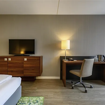 Hotel Mercure Stuttgart An Der Messe 4*