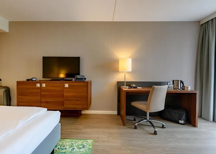 Mercure Stuttgart An Der Messe 4*